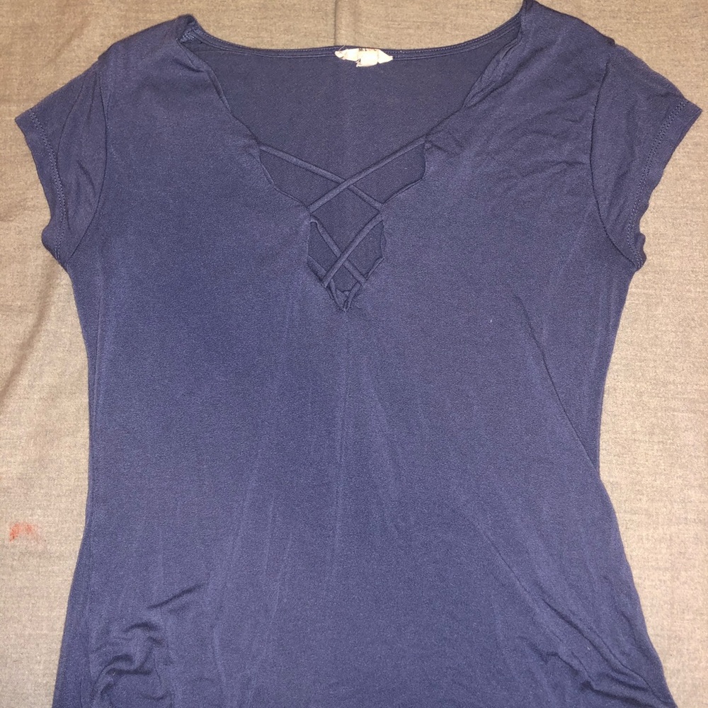 low cleavage shirt